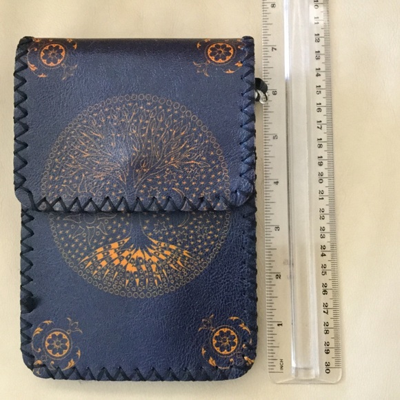 Tree of Life cross body bag for cell phone + cash - Picture 3 of 8